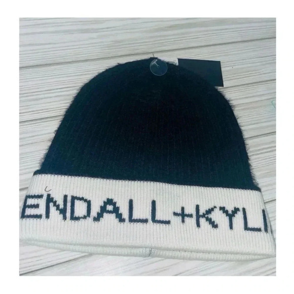 Kendall + Kylie Unisex Black Logo Band Beanie Winter Hat One Size - Picture 7 of 7
